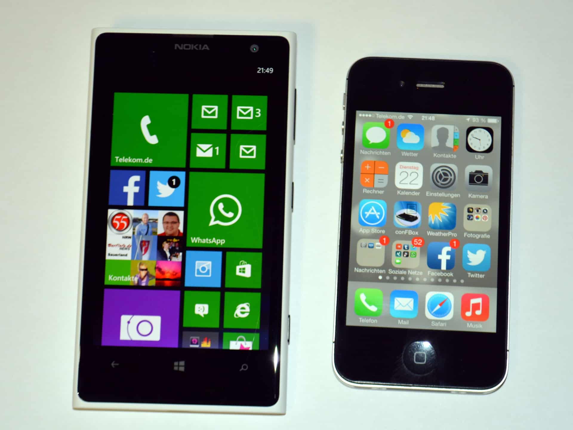 Nokia Lumia 1020 WindowsPhone 8 vs. Apple iPhone 4S iOS 7_1